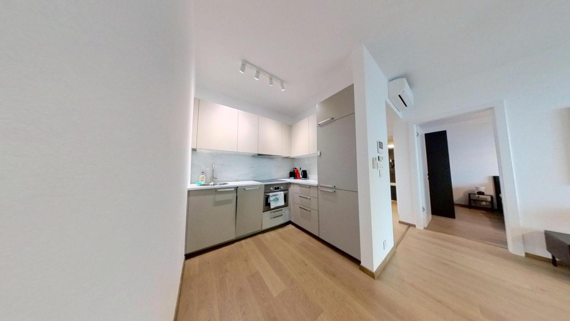 The First Skyscraper In Slovakia Apartment Bratislava Exterior photo